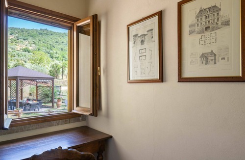 Londa Villa | Stunning private villa for 10 people with private pool, WIFI, TV, patio and pets allowed