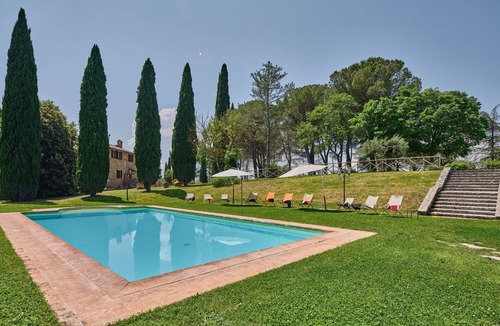 Agello Villa | Stunning private villa with A/C, private pool, WIFI, TV, patio and panoramic view, close to Peru.