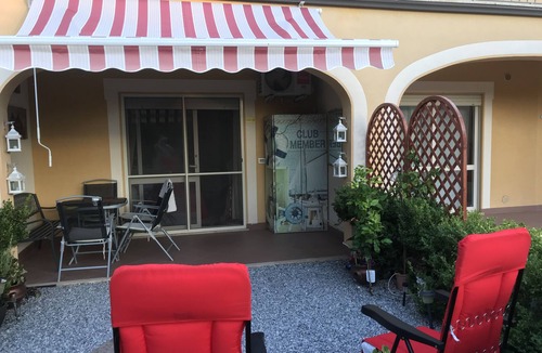 Pizzo Apartment | Stunning studio holiday apartment for 2/3 on resort, close to beach with 2 pools