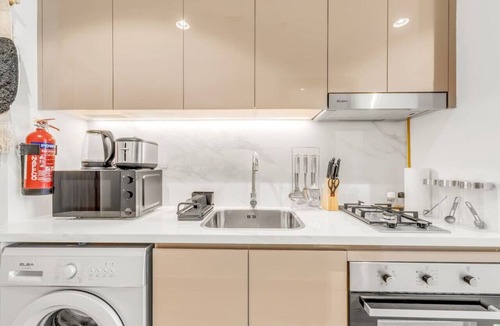 Nad Al Sheba Apartment | Stunning Studio with a View