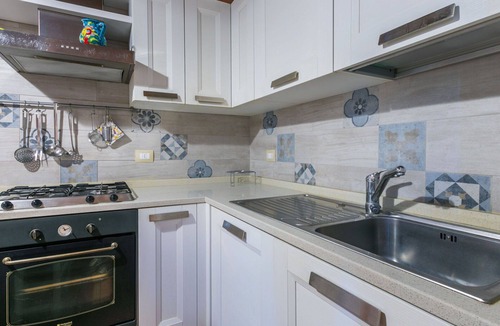 Monteroni d'Arbia House | Stunning villa for 4 people with A/C, WIFI, pool, TV, patio, pets allowed and panoramic view
