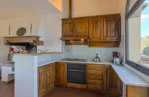Scandicci House | Stunning villa for 12 people with private pool, WIFI, TV, terrace, pets allowed and panoramic v.