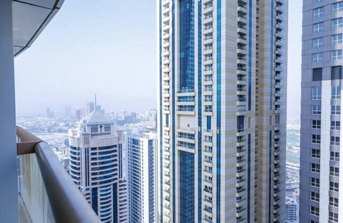Trade Center Apartment | Stylish 1 bedroom Apt in Dubai Marina