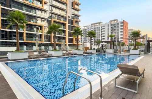 Nad Al Sheba Apartment | Stylish 1BR with Netflix Pool & Gym Access