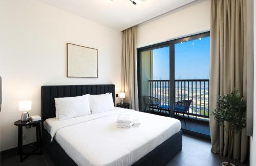 Nad Al Sheba Apartment | Stylish 1BR with Skyline Views Sobha Crest, Hartland