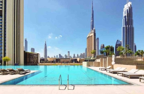 Za'abeel 2 Apartment | Stylish 2BR Apt with pool view of Burj Khalifa - Downtown Views