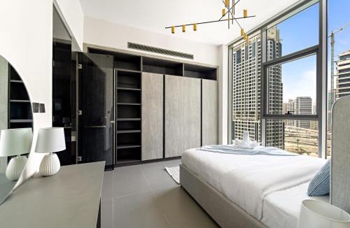 Jumeirah Lake Towers Apartment | Stylish 2BR in Royal MBL