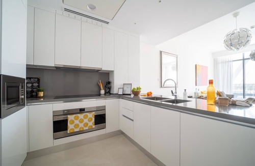 Al Safa Apartment | Stylish 2BR Waterfront Retreat Near Jumeirah Beach