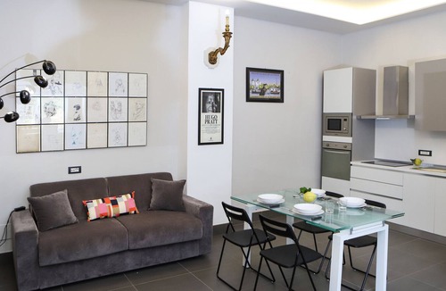 Historical Center Apartment | Stylish Apartment at Palazzo Firrao by Wonderful Italy