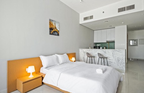 Dubai Apartment | Stylish New Studio Wpool - Cozy