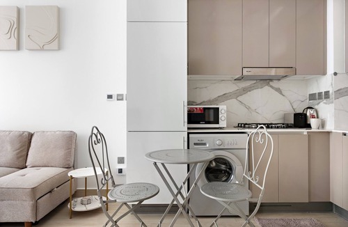 Za'abeel 2 Apartment | Stylish Studio with Gym, Pool and Kid's Playground