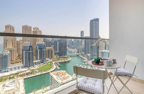 Dubai Marina Apartment | Stylish Studio with Marina & Sea Views!