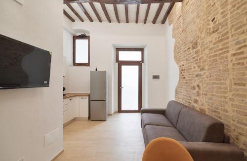 Old Town Apartment | Suite n10 - Modern flat in historic center