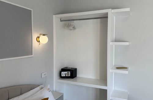 Reggio Calabria House | SUITE WITH BALCONY IN B&B AC GOLD BOUTIQUE