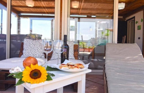 Quartieri Spagnoli Apartment | Suite with terrace San Martino "Case Cosi"