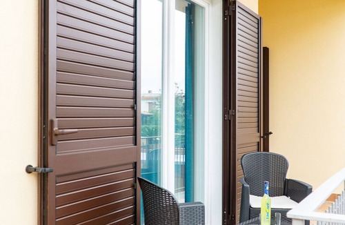 Meta Apartment | Summer Colors Rooms & Apartments - Blue sea