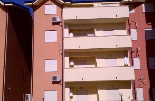 Marina di Caulonia Apartment | Superb top floor three bedroom apartment with communal pool