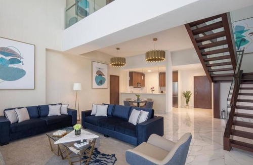 Dubai Media City House | Superior Duplex Apartment Near Mina Seyahi Beach