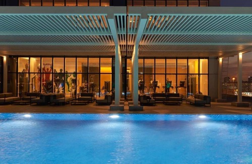 Jumeirah Village Triangle Apartment | Superior Room In Jvt Near Table Tennis Academy