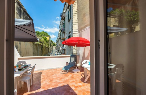 Montecalvario Apartment | Terrazza Spaccanapoli by NapoliApartments
