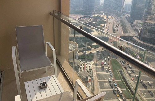 Downtown Dubai Apartment | The Address Dubai Mall Luxury & Spacious