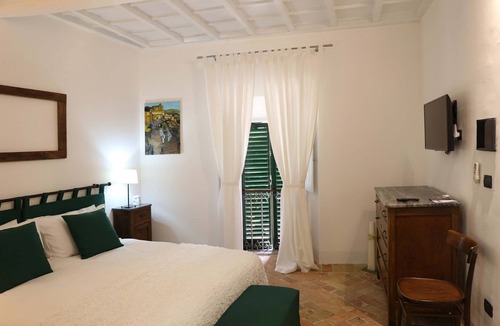 Veroli House | The "Giada" Pomegranate