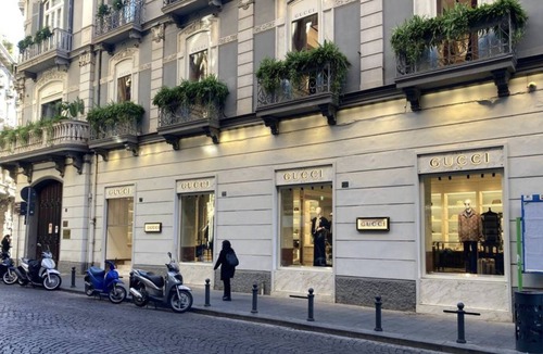 Vittorio Emanuele Apartment | The Little House in Napoli