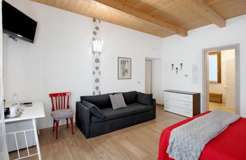 San Lazzaro Apartment | The Main Street Holiday House
