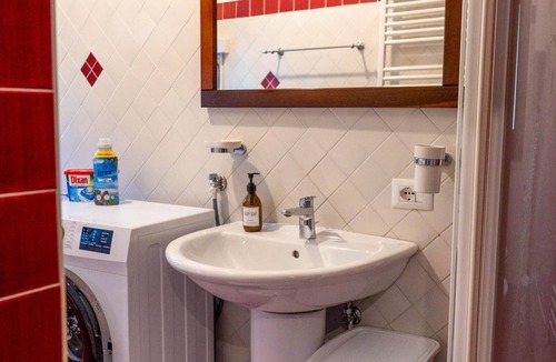 Angri Apartment | The Marquis’s Apartment – Artistic Retreat with Vesuvius View