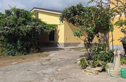 Paola Apartment | The Oaks. two-room apartment for 4.