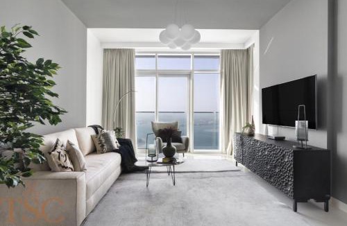 Dubai Marina Apartment | The Smart Concierge - Sunrise Bay beachfront