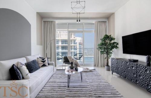 Dubai Marina Apartment | The Smart Concierge - Sunrise Bay tower 1