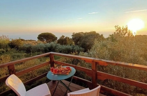 Nocera Terinese Ski Chalet | The Treehouse - Treehouse at Golden Camp