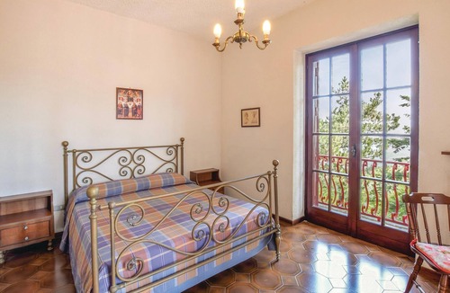 Corigliano-Rossano House | This detached vacation home is located 5 km from Corigliano in the province of Cosenza and is surrou