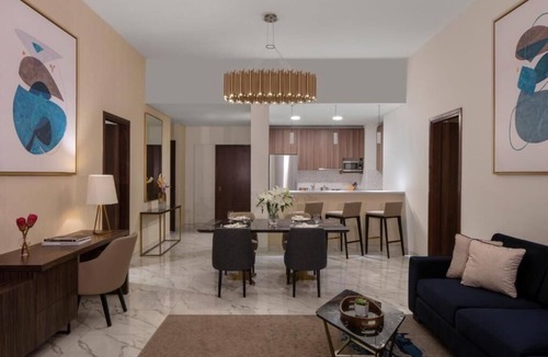 Dubai Media City House | Three Bedroom Apartment Near Mina Seyahi Beach