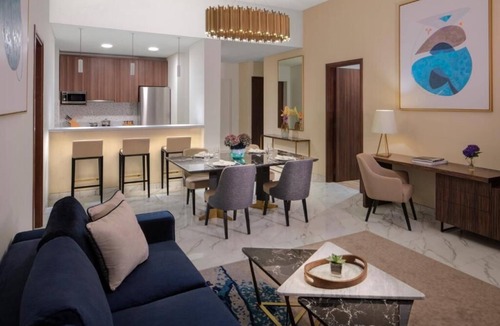 Dubai Media City House | Three Bedroom Apartment Near Mina Seyahi Beach