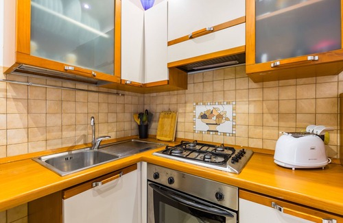 Vittorio Emanuele Apartment | Tolentino Studio Flat by Napoliapartments