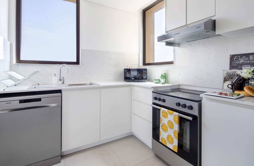 Umm Suqeim 3 Apartment | Tranquil 1BR Close to Burj Al Arab