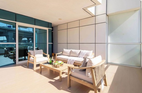 Jabal Ali 2 Apartment | Tranquil 2BR with Spacious Balcony in Dubai Marina