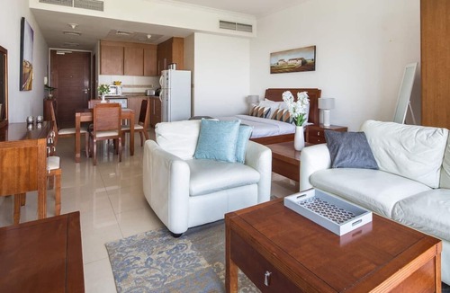 Jumeirah Lake Towers Apartment | Tranquil Studio in JLT with Lovely Views!