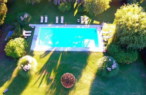 Montorsaio Apartment | Tuscan farmhouse between nature and contemporary art