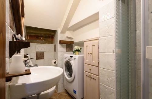 Castiglion Fibocchi Apartment | Tuscany Ancient home of Bocco sons