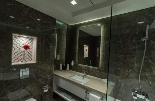 Al Mankhool Apartment | Two Bedroom Apartment Near Al Maya Supermarket By Luxury Bookings