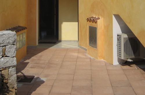 Murta Maria Apartment | Two-room apartment facing the pool in an elegant setting just 2 km from the sea