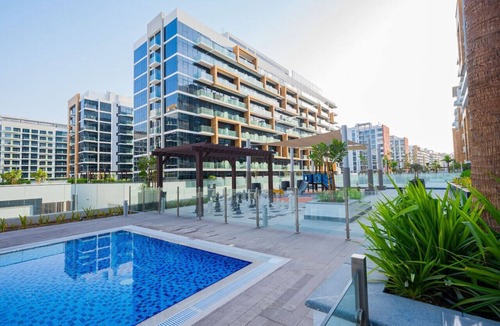 Nad Al Sheba Apartment | Urban Luxe Studio in Dubai