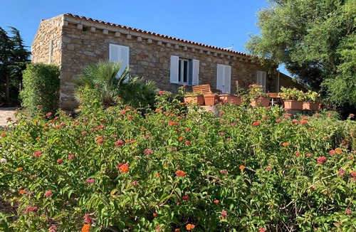 San Pasquale House | Vacation home Villa Felice, San Pasquale, North Sardinia Holiday villa with sea view and garden.