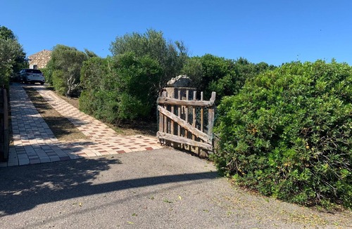 San Pasquale House | Vacation home Villa Felice, San Pasquale, North Sardinia Holiday villa with sea view and garden.