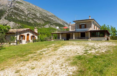 Taranta Peligna House | Vacation home Acque Vive (TPI100) in Taranta Peligna - 10 persons, 4 bedrooms