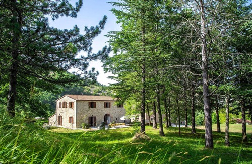 Apecchio Apartment | Valguerriera 5 - Rosa Gialla