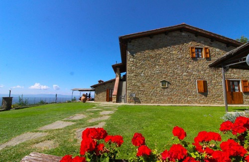 Castiglion Fibocchi Villa | Very panoramic villa with private fenced swimming pool situated between Arezzo and Florence. The tow